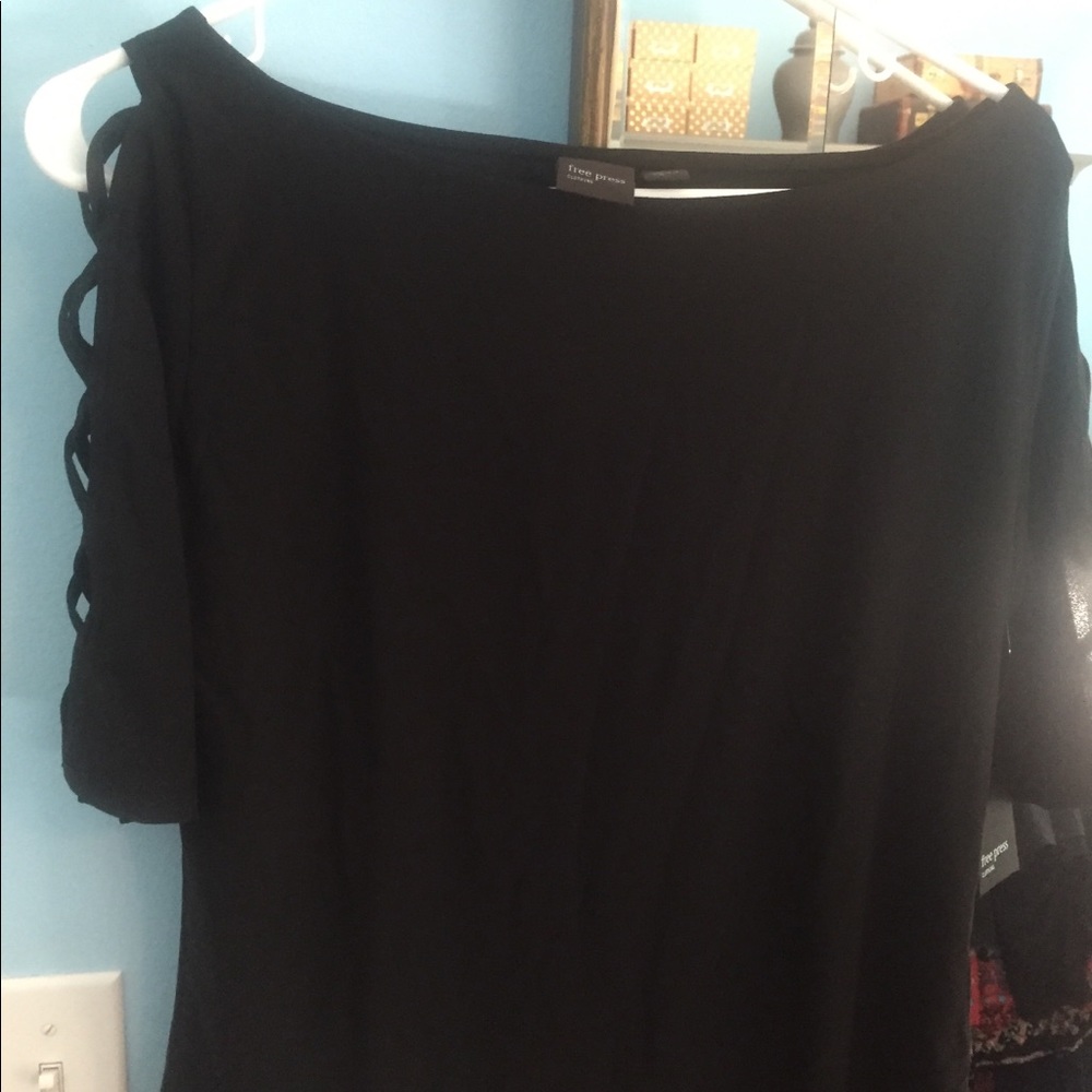 Cutout shoulder top- new